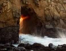 开云下载-铁血战士，托尼扛起全队，哥伦比亚收割南非的足球灵魂涅槃与新生