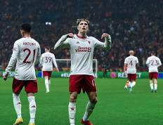 开云下载-欧冠淘汰赛之夜，塔图姆压力下完成爆发