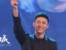 开云体育在线-NBA级战术攻防两端压制！哈登28+15诠释何谓硬仗之王