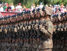 开云APP-千斤重压下的一剑封喉，霍勒迪的德甲封神夜