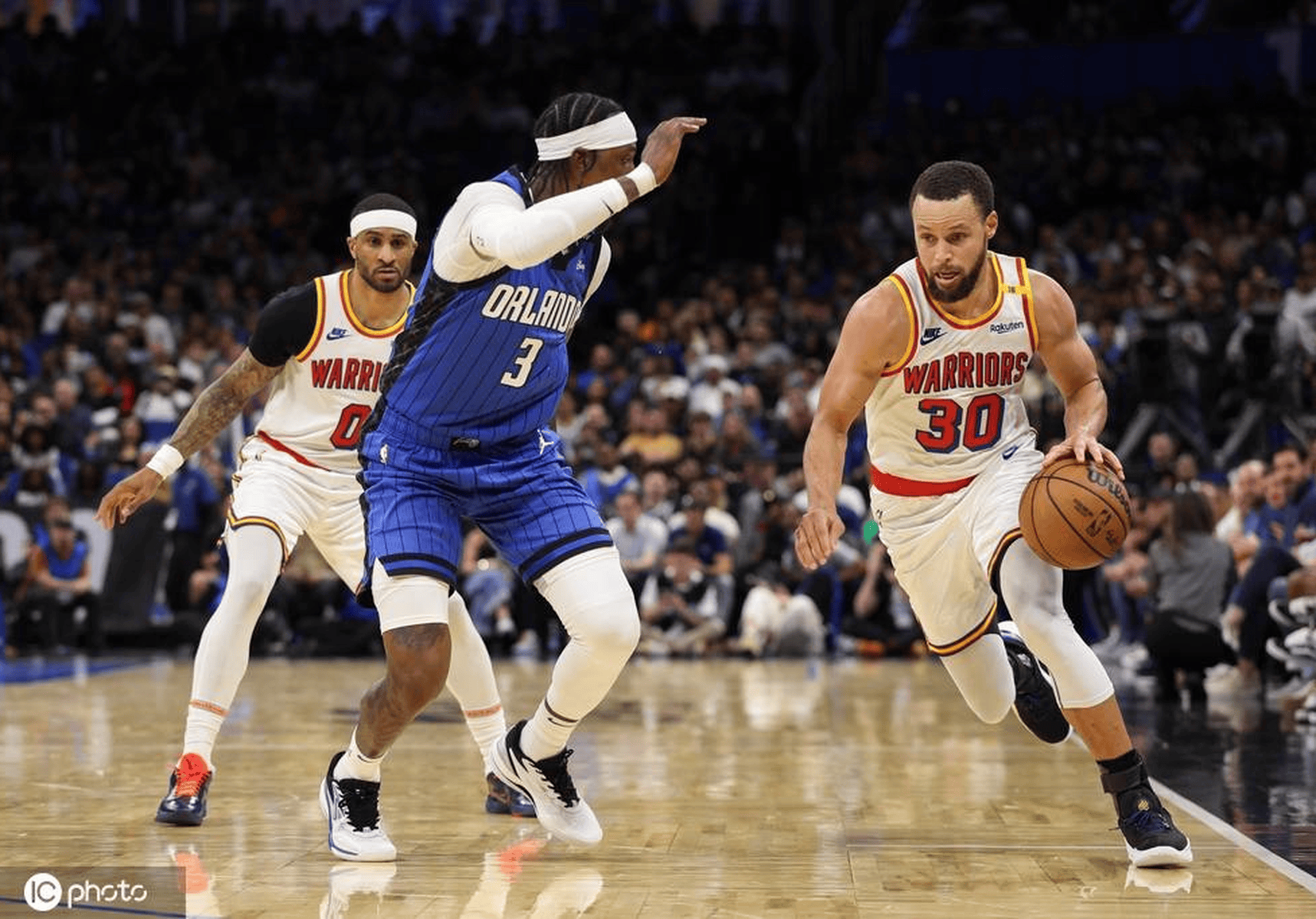 开云体育-关于勇士大胜湖人，库里再砍30+表现抢眼的信息