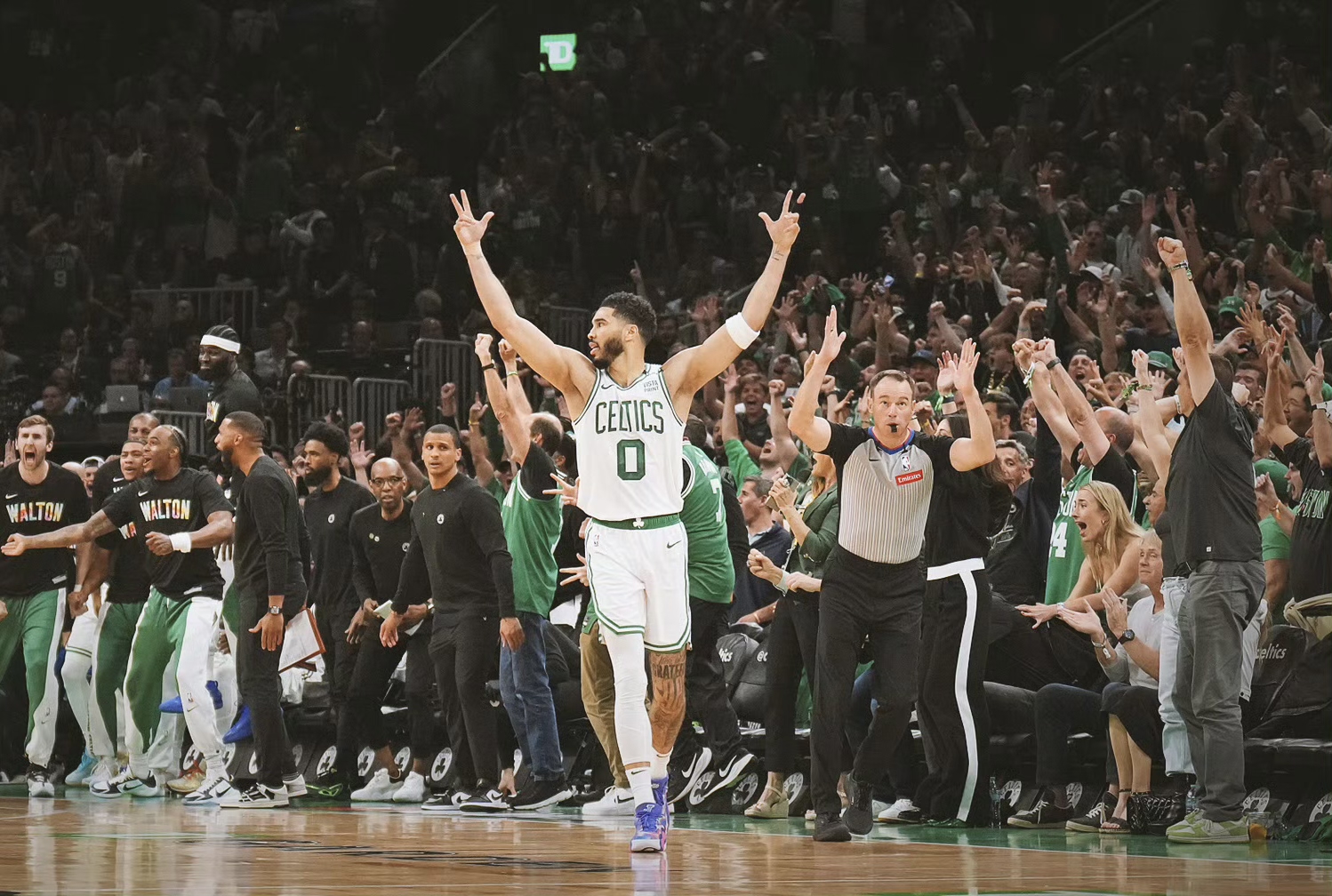 开云体育登录-独行侠主场负于凯尔特人,止步连胜