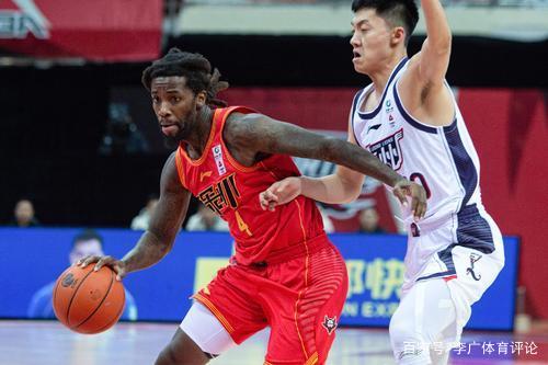 开云体育在线-福建队轻取青岛队,布克扛起全队