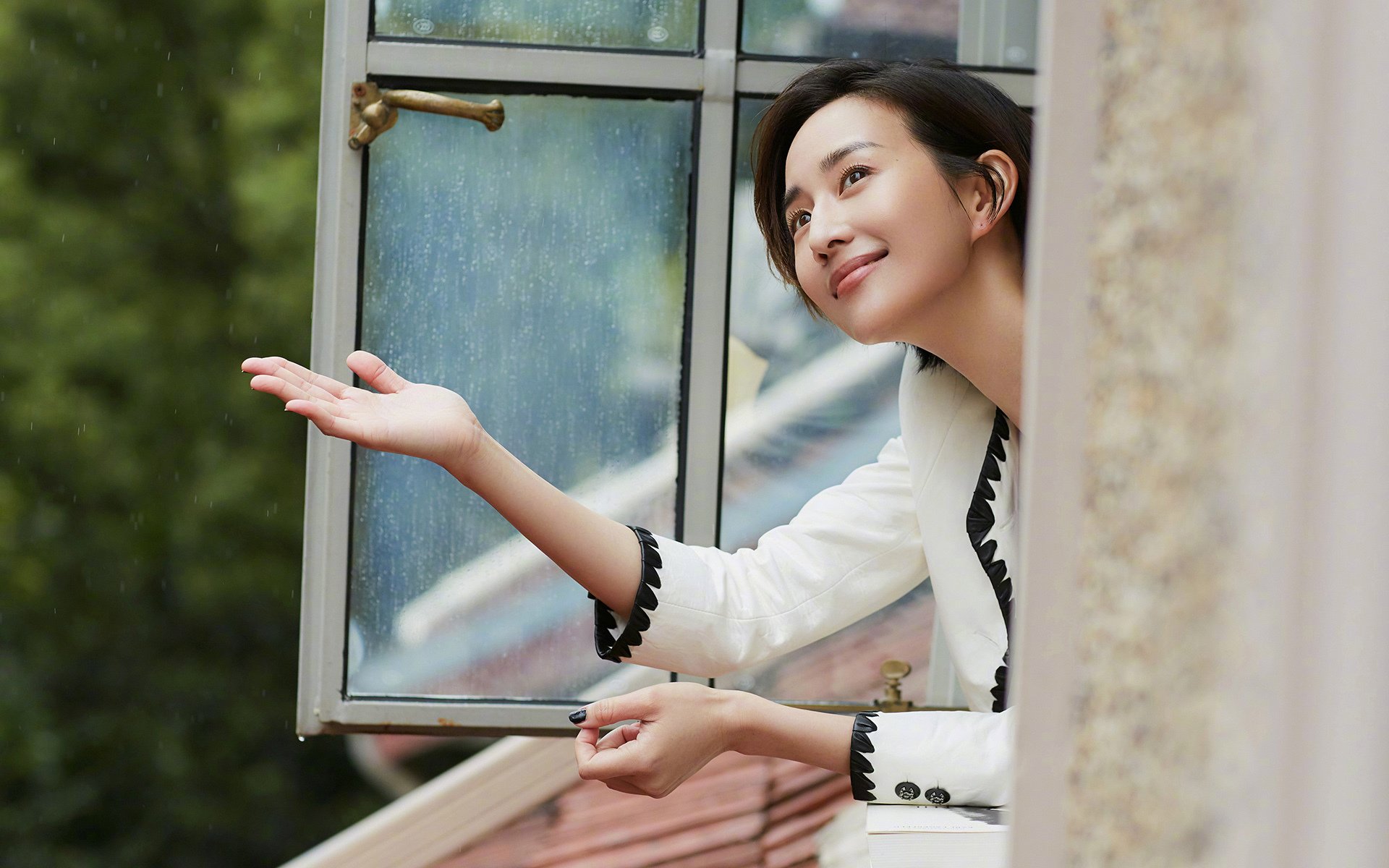 开云体育官方网站-铁血与火焰,英超争冠的窒息缠斗,与热火灼烧上海队背后的体育意志