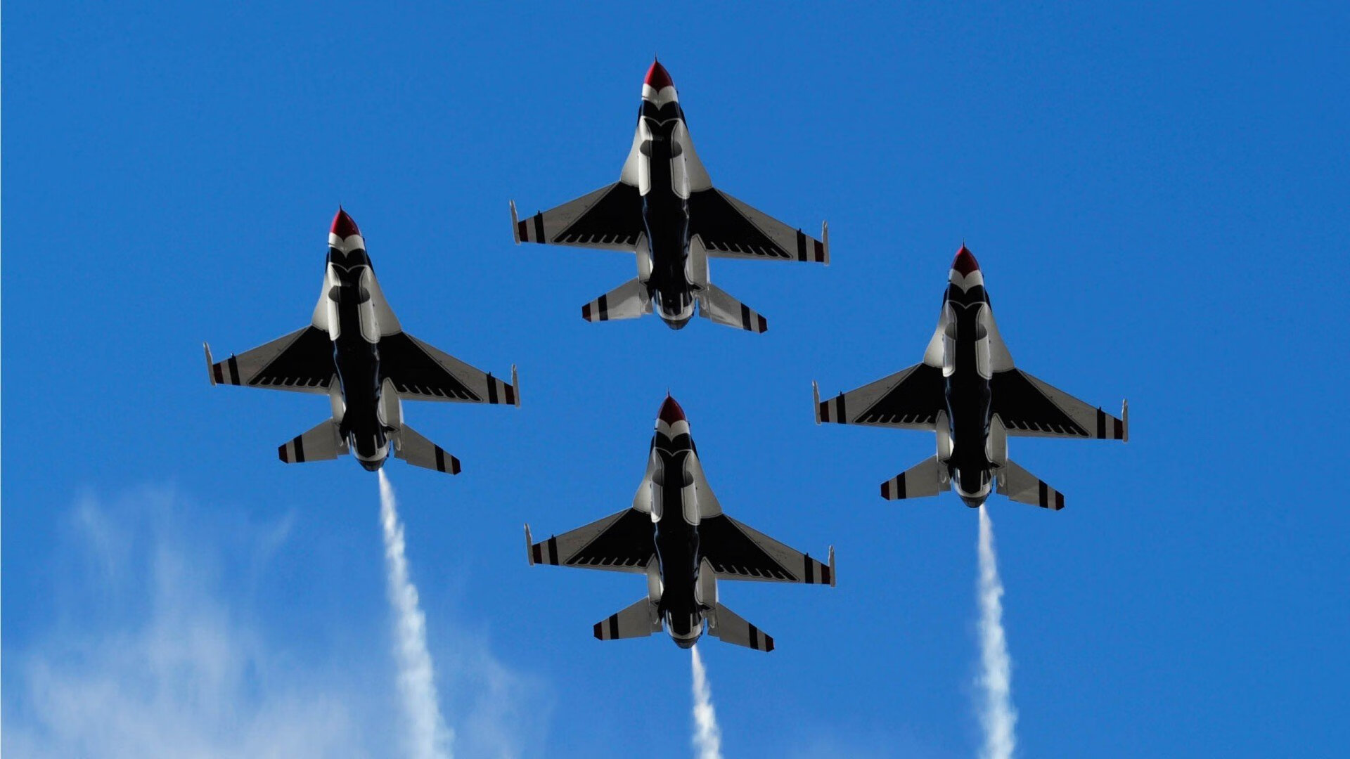 开云体育APP下载-霍勒迪封神之战！太阳强压雷霆显冠军相