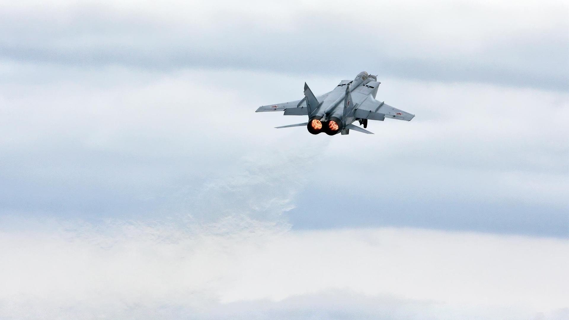 开云体育登录-雷霆万钧斩鹿角!小贾伦化身关键先生一锤定音