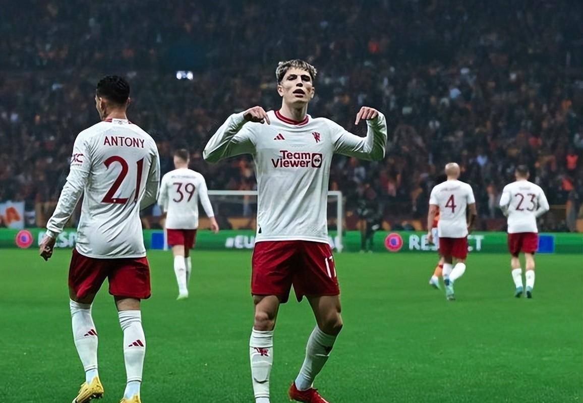 开云下载-欧冠淘汰赛之夜，塔图姆压力下完成爆发