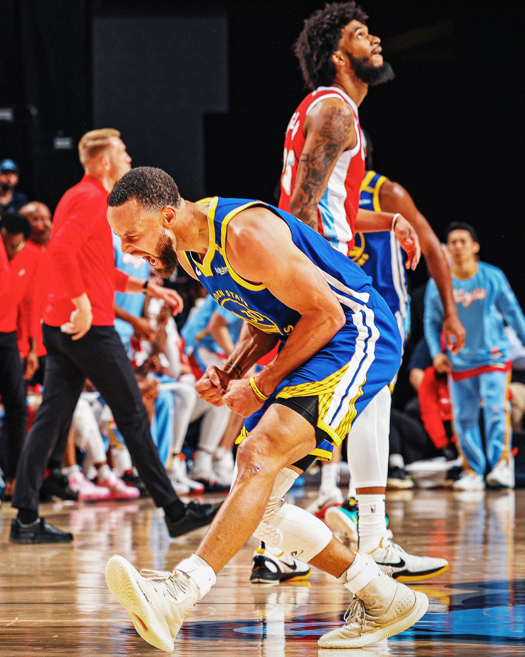 开云体育-灰熊对阵太阳，库里贡献制胜表现