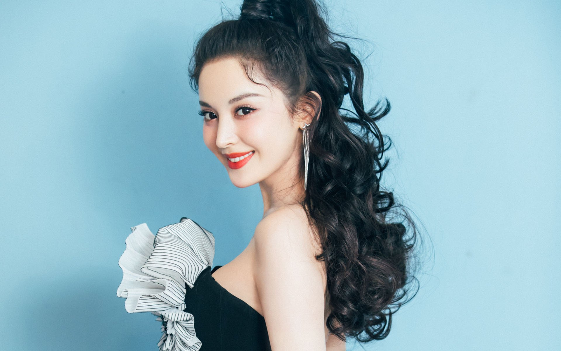 开云体育下载-末节王者，爱德华兹在英超争冠之夜的传奇时刻