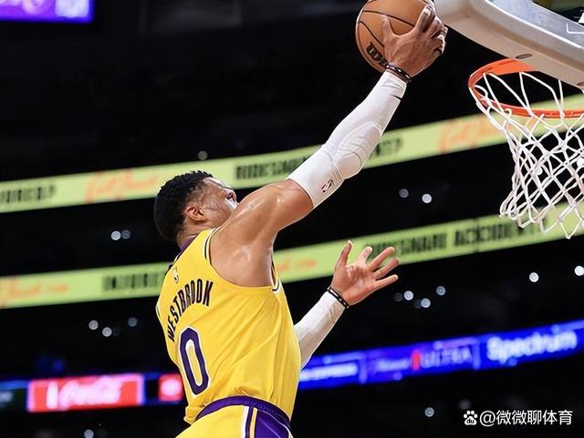 开云体育下载-灰熊对阵76人，欧文关键战不手软